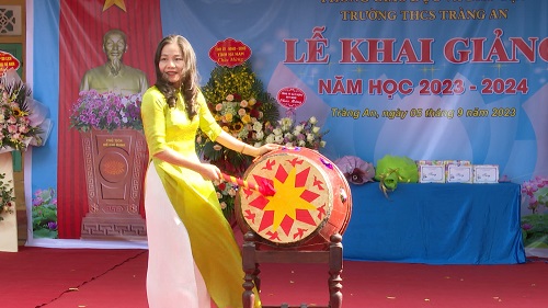 HinhKhai giang BinhLUC.mpg.Still001.jpg