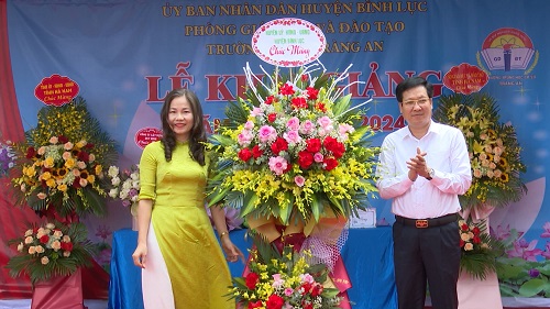 HinhKhai giang BinhLUC.mpg.Still004.jpg