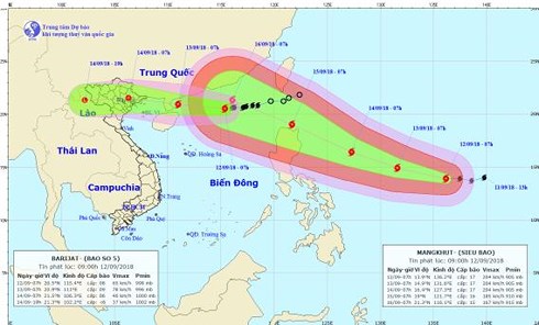 Dự báo đường đi của cơn bão số 5 và siêu bão Mangkhut.jpg