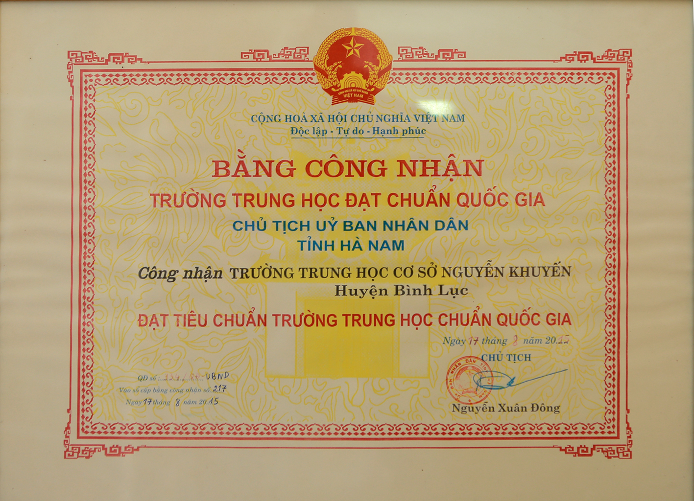 BANG CONG NHAN TRUONG CHUAN QUOC GIA.jpg